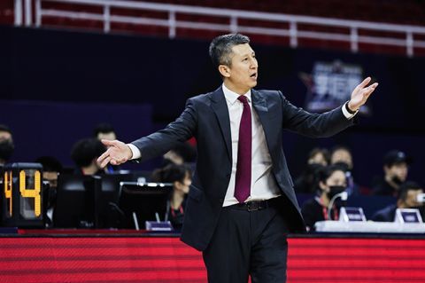 而且，就算他们有这样的装备，也无法对哈米德的部队造成直接杀伤。